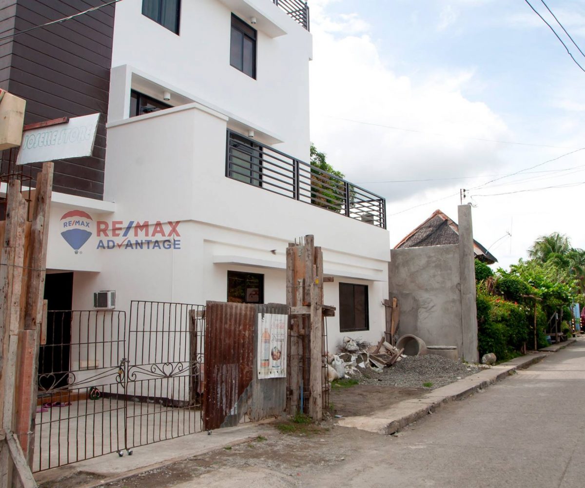 Nine Studio-Type Apartment Units For Rent in Sta. Cruz, Arevalo | RE/MAX Advantage Iloilo