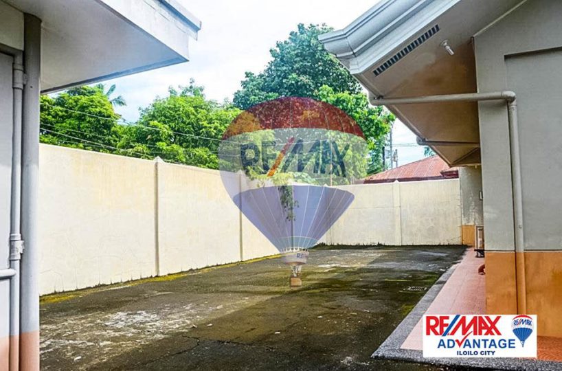 A Spacious House and Lot for Sale in San Jose Antique