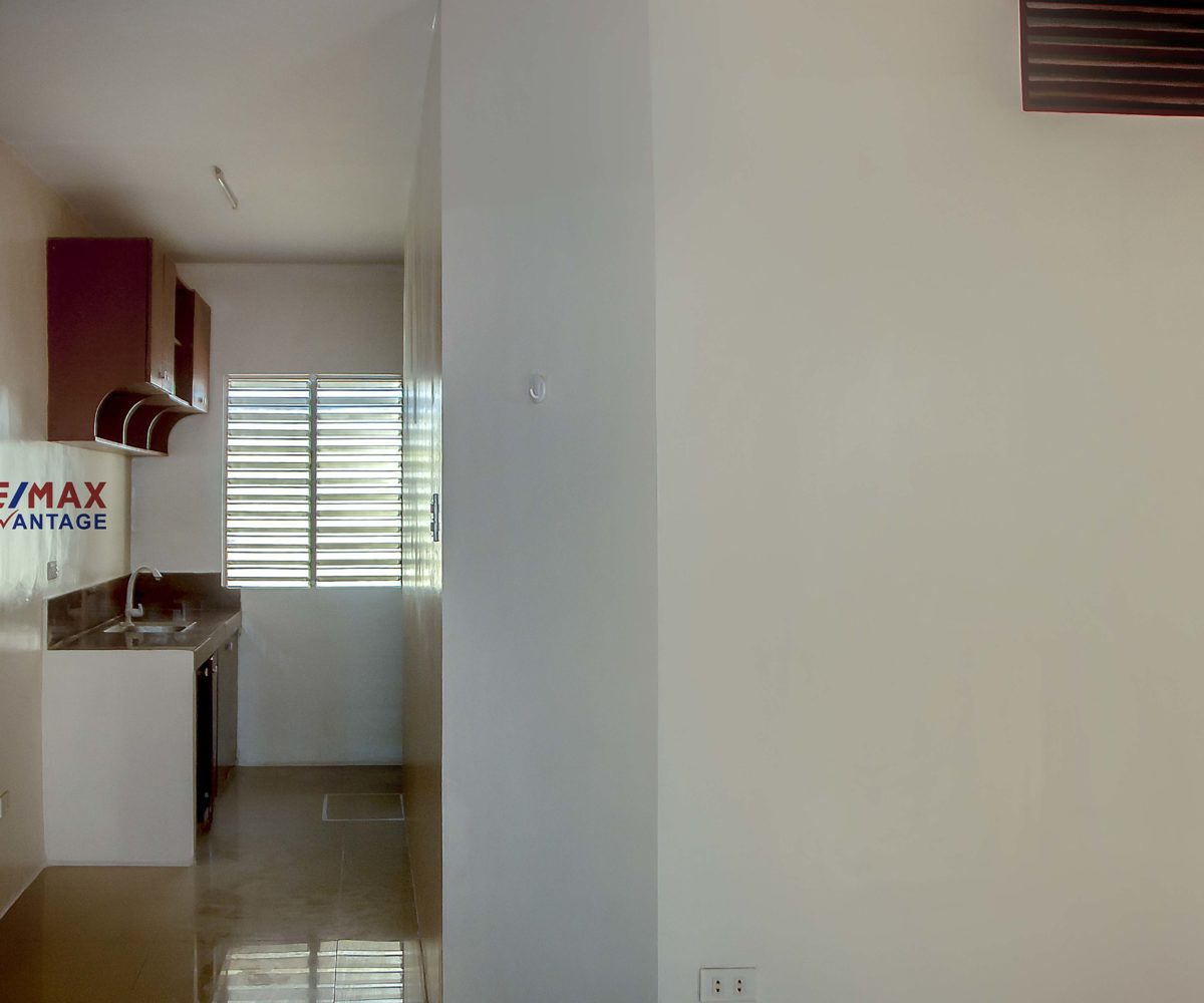 for Rent Molo Apartments