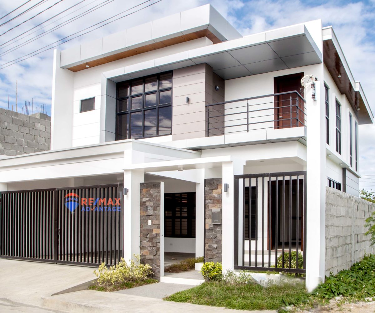 Newly-Built Puerto Real House and Lot (1)