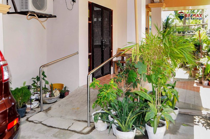 Unique House & Lot for Sale in Mandurriao with an Elevator (1)