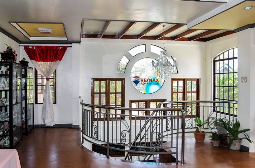 Unique House & Lot for Sale in Mandurriao with an Elevator (11)
