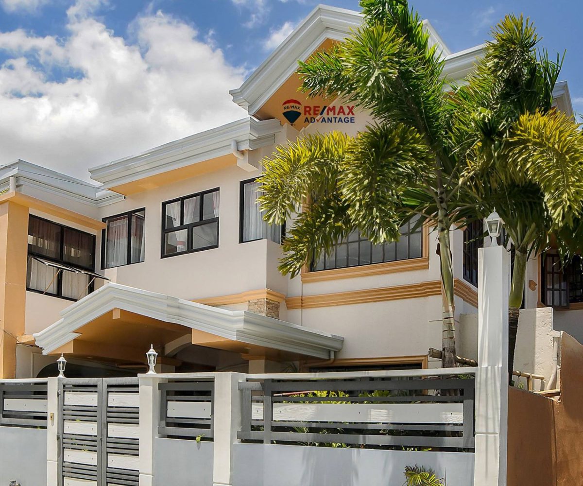 Unique House & Lot for Sale in Mandurriao with an Elevator (10)