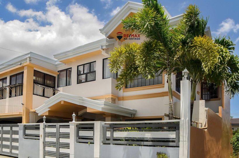 Unique House & Lot for Sale in Mandurriao with an Elevator (10)