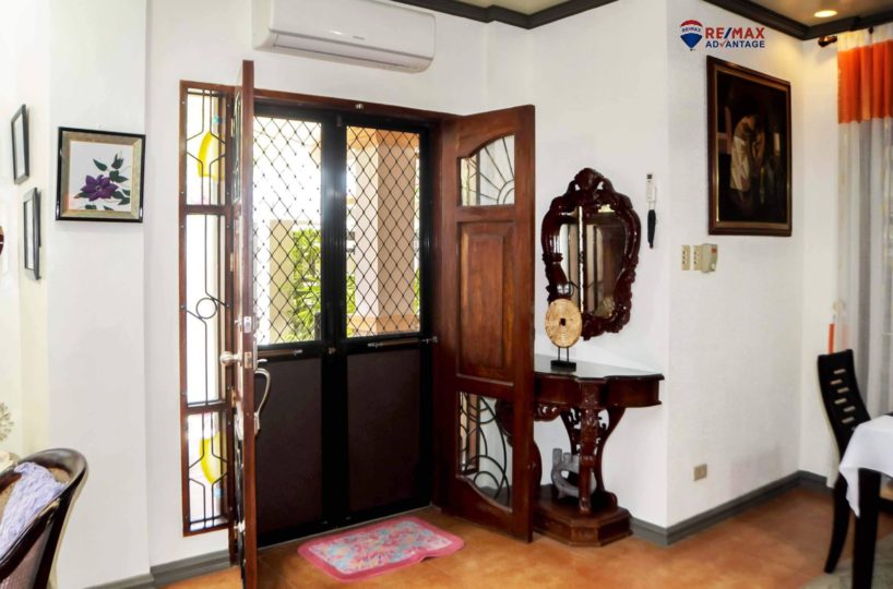 Unique House & Lot for Sale in Mandurriao with an Elevator (4)
