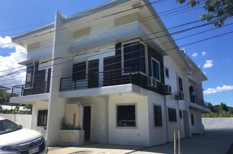 Back to Back Town House for Sale in Jaro | RE/MAX Advantage