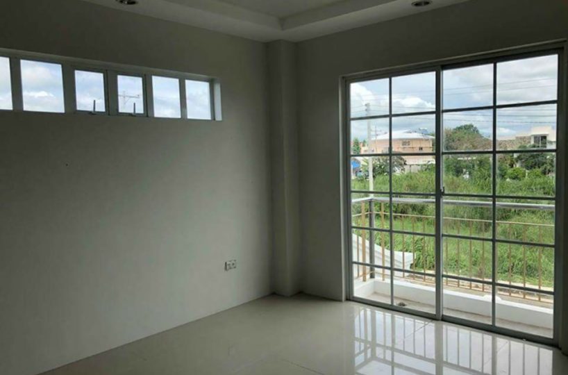Elegant House & Lot for Sale in Puerto Real de Iloilo | REMAX Advantage